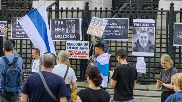 ЕК да издаде препоръка за спиране на екстрадирането на руски граждани, призова Радан Кънев