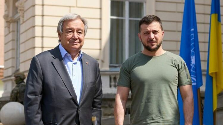 Зеленски и генералният секретар на ООН обсъдиха "зърнения коридор" и ядрения шантаж на Русия