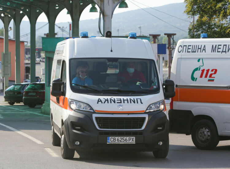 Ескортът с пострадали от катастрофиралия сръбски автобус отпътува