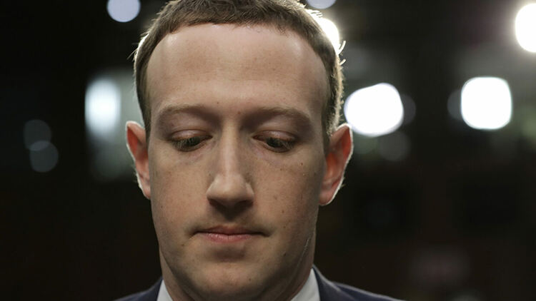 Facebook плаща още едно споразумение за скандала с Cambridge Analytica извън съда