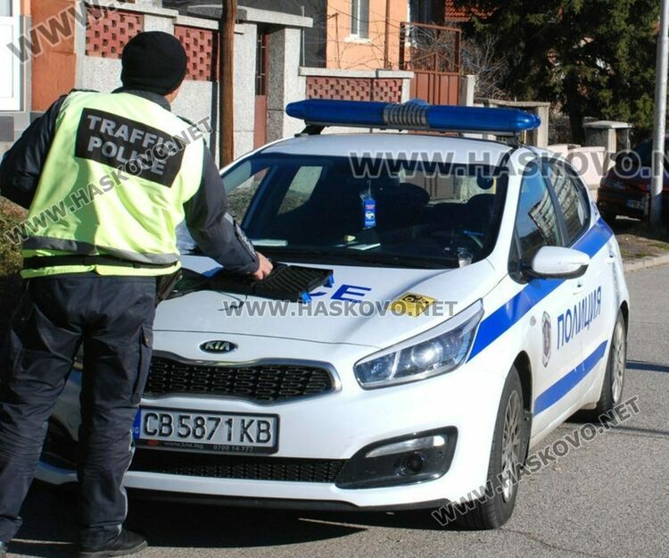 Водач с 1.58 промила се заби в спрял камион, задържаха двама дрогирани, единият и пиян