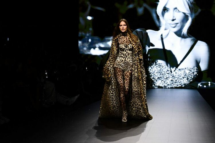 Ким Кардашиян и Dolce & Gabbana в магическа алхимия