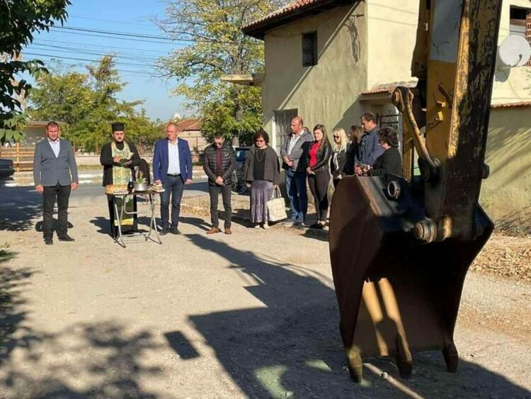 За 1.25 млн. лв. асфалтират улици в Дебър