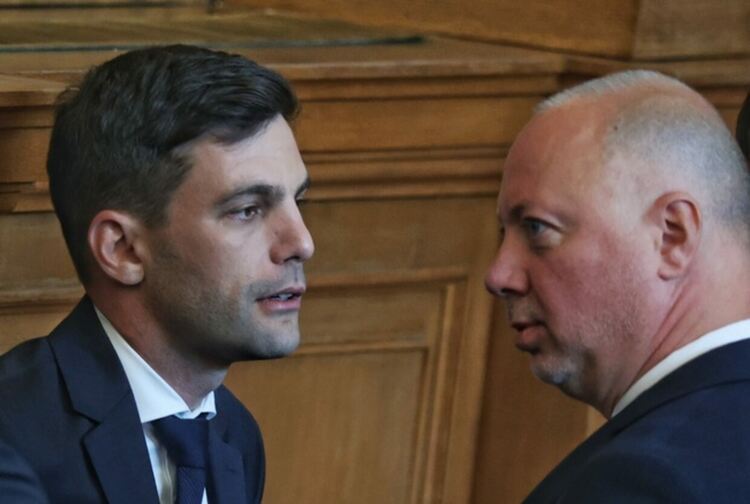 Безпрецедентно: Втора процедура за шеф на парламента, ПП искат ГЕРБ да отстъпят председателското място