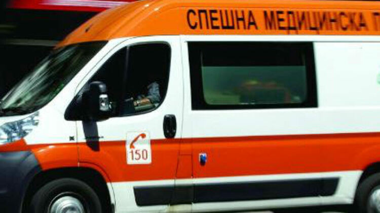 Блъснаха възрастна жена на пешеходна пътека в Смолян, пострадалата е в болница