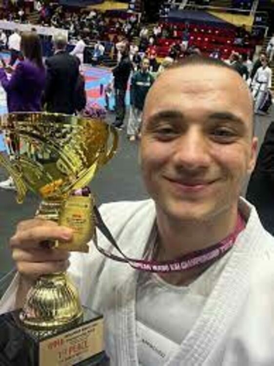 Кърджалиец шампион по карате,пострада тежко в катастрофа на връщане от Румъния