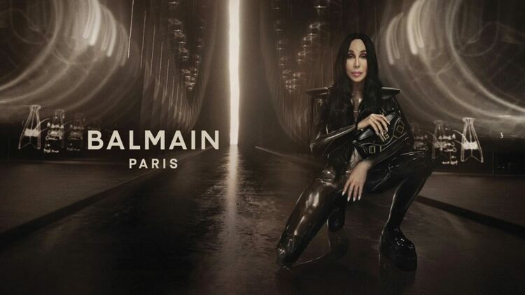 Шер в реклама на Balmain