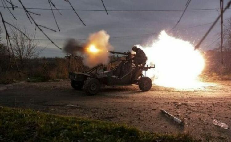 Български SPG-9 Warrior, качени върху бъгита, преследват руските танкове из калта в Украйна