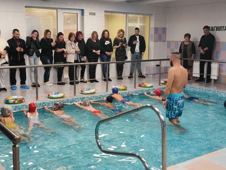 Проведоха открит урок по плуване в димитровградска детска градина