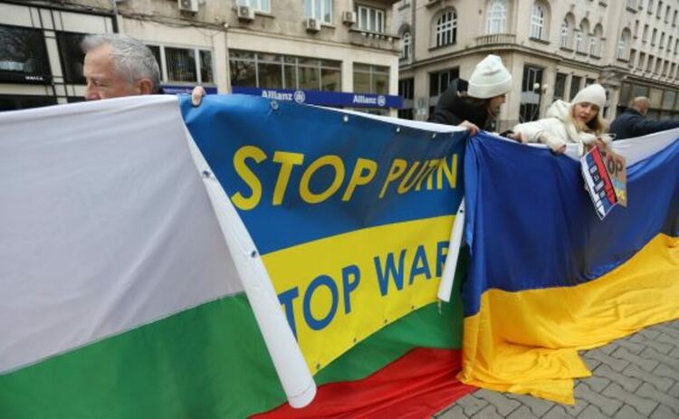 Протест блокира Митрофанова и руския митрополит Антоний