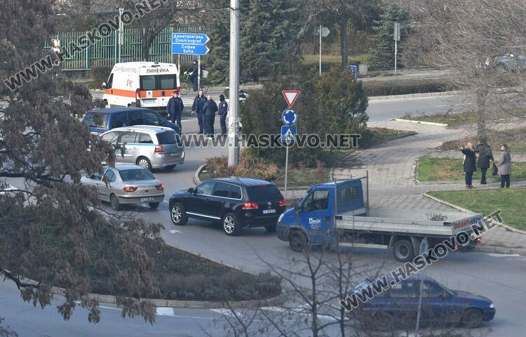 Водач на Ситроен блъсна неправилно пресичащ пешеходец до „Замъка“