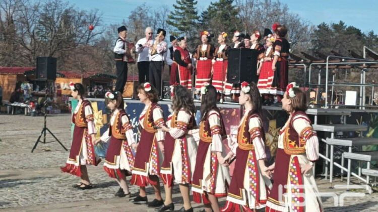 Тракийци изнесоха Коледен концерт в Кърджали