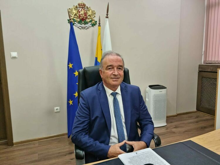 Кметът Грудев: Да се помолим на Бог да пази най-близките ни хора и да ни дари с надежда за бъдещите дни