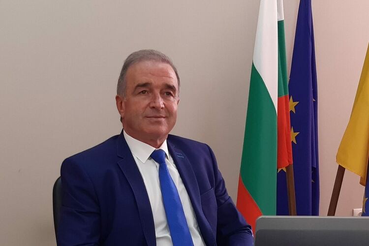 Кметът Грудев: Нека имаме вярата, че 2023 ще е по-добра, плодородна, мирна!