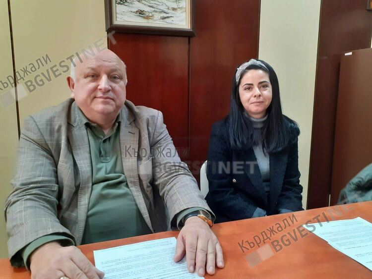Телефоните на БЧК в Кърджали прегряха, събират пари за пострадалите от земетресенията в Турция