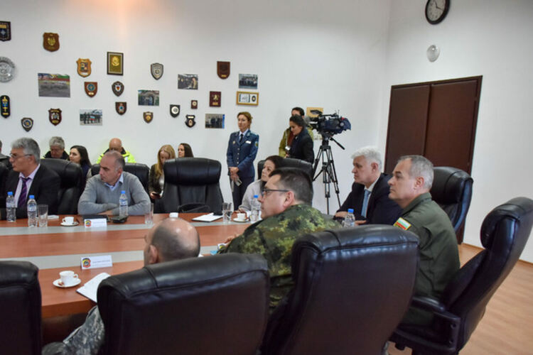 Служебният министър на отбраната инспектира подготовката на Граф Игнатиево за новите F-16