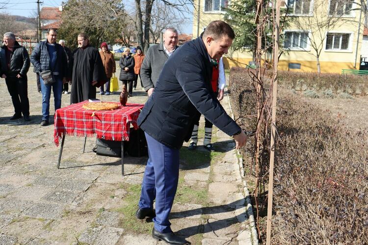 Трифон Зарезан празнуваха в Гарваново