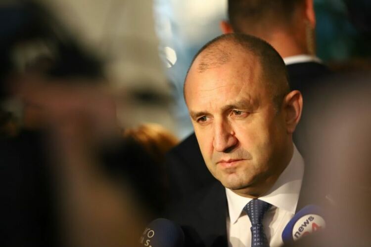 Радев пред "Катимерини" за рестарта на нефтопровода Бургас-Александруполис