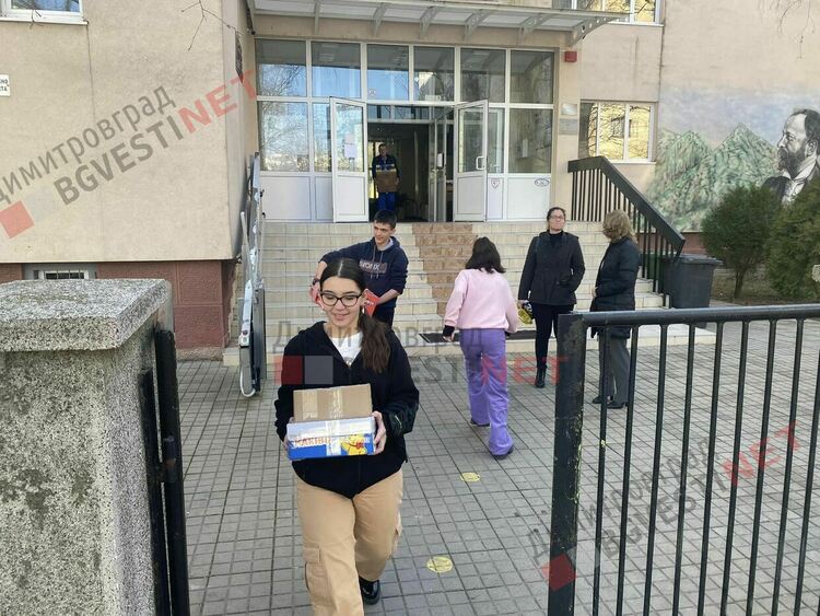 Димитровградски деца с огромни сърца подадоха ръка