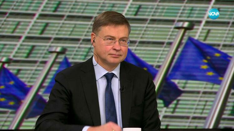 Домбровскис: 1 януари 2025 г. е възможна дата за присъединяването на България към еврозоната
