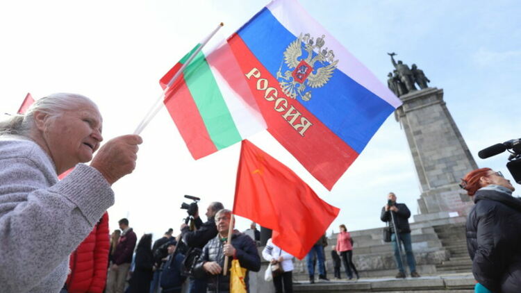 БСП, Левицата и други на протест в защита Паметника на съветската армия