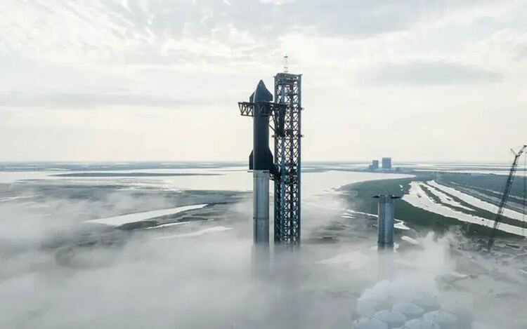 SpaceX ще изстреля лунния кораб Starship за първи орбитален полет до няколко седмици