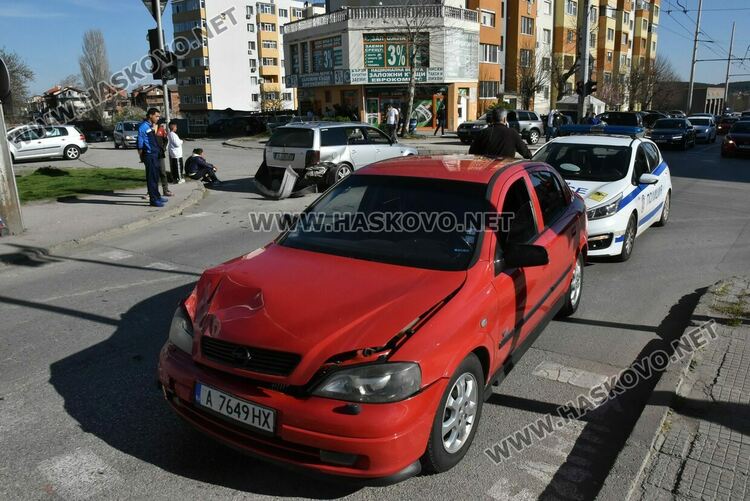 Жена пострада при катастрофа в Хасково