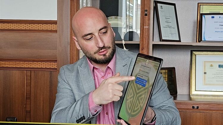 Комуникационната платформа Holler за обратна връзка от гражданите в Димитровград продължава да работи