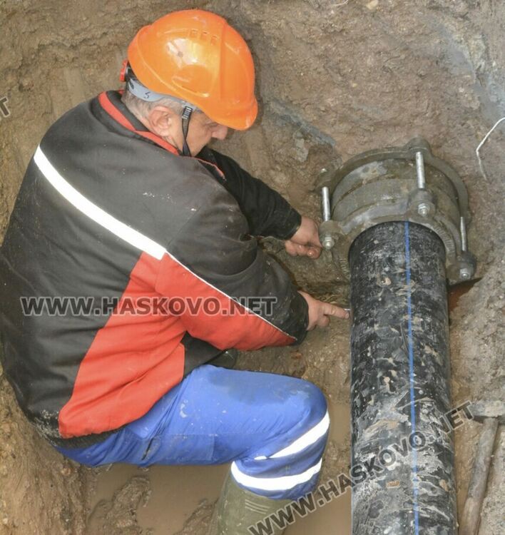 ВиК - Хасково купува аварийни скоби и наема техника за 1 млн. лв. 