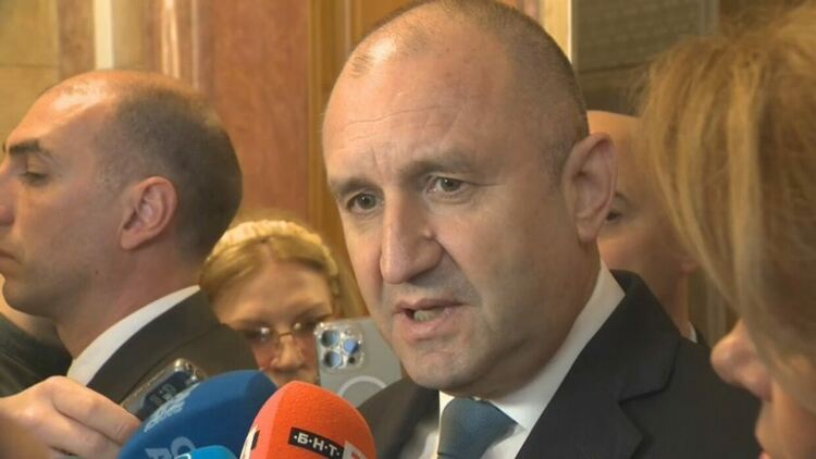 Президентът Радев няма да бърза с връчването на първия мандат