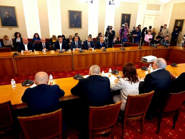 Първа лидерска среща на ГЕРБ-СДС и "Продължаваме Промяната - Демократична България"