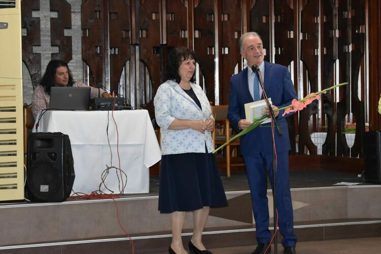 Отличиха най-изявените учители и културни дейци на Асеновград 