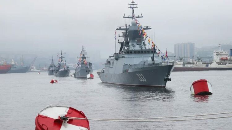 Русия започна учения в Японско и Охотско море