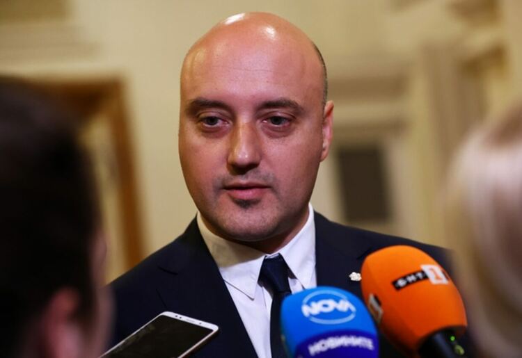 Отстраняването на Гешев: Оттук нататък на ход е президентът