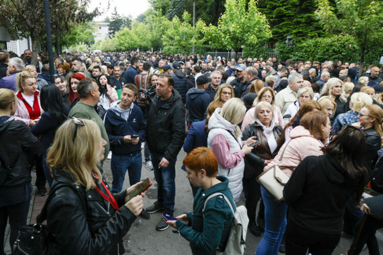 Косово забрани влизането на със сръбски регистрационни номера след ареста на гранични полицаи
