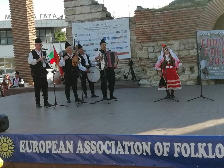 Тракийците от Кърджали с три златни медала, сребро и бронз -  достойни за Световен шампионат по фолклор