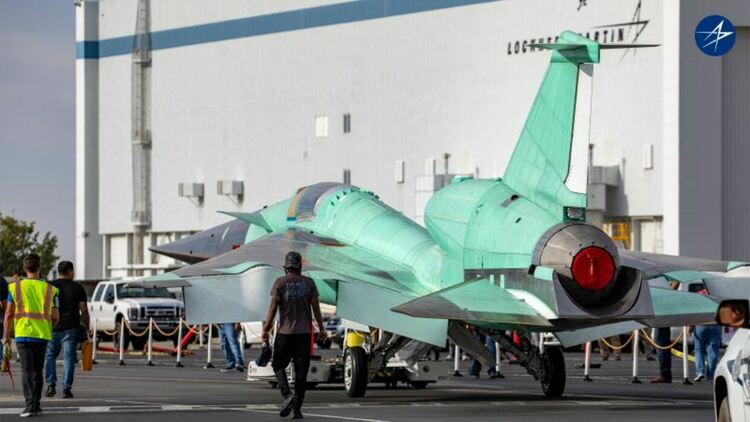 Тихият свръхзвуков самолет на Lockheed Martin готов за първи тестови полет