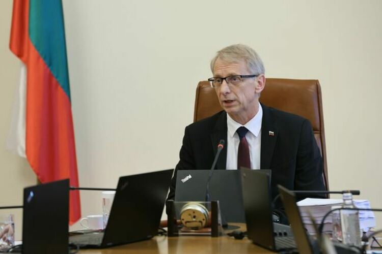 Народните представители да приемат правилните закони, призова Денков
