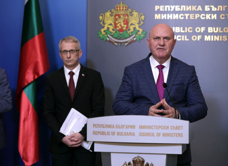 Повече психолози в училищата, ментори ще консултират най-проблемните с прояви на тормоз