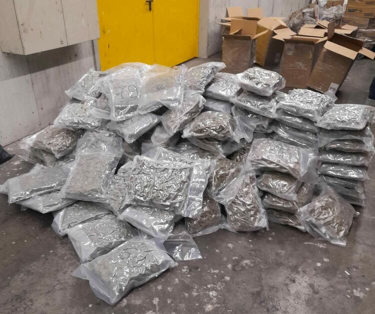 Марихуана за над 2, 3 млн.лв. откриха митничари и граничари на ГКПП "Капитан Андреево"