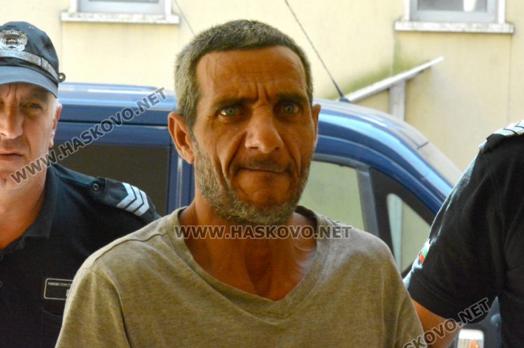 Оставиха в ареста мъж, ранил с нож жена си и я заплашил с убийство пред детето им