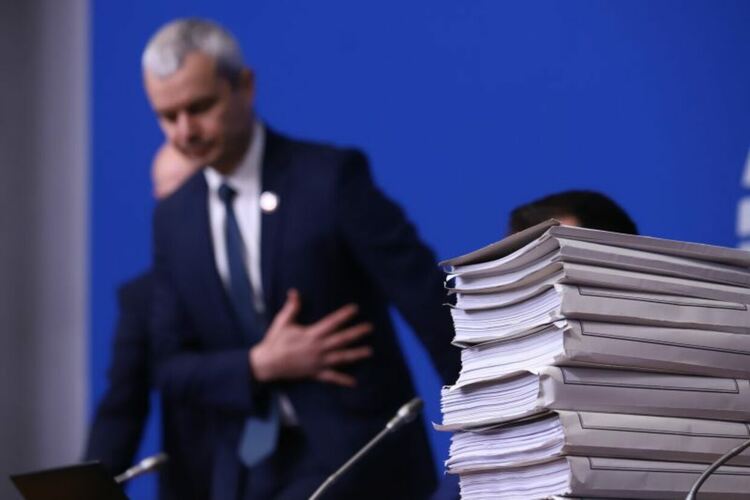 Двама от задържаните за шпионаж българи имат връзки с ''Възраждане'', пише Telegraph