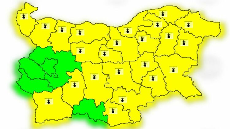 Жълт код за горещо време е обявен за 23 области