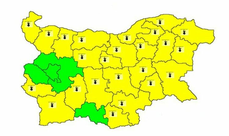 Жълт код за горещо време в 24 области