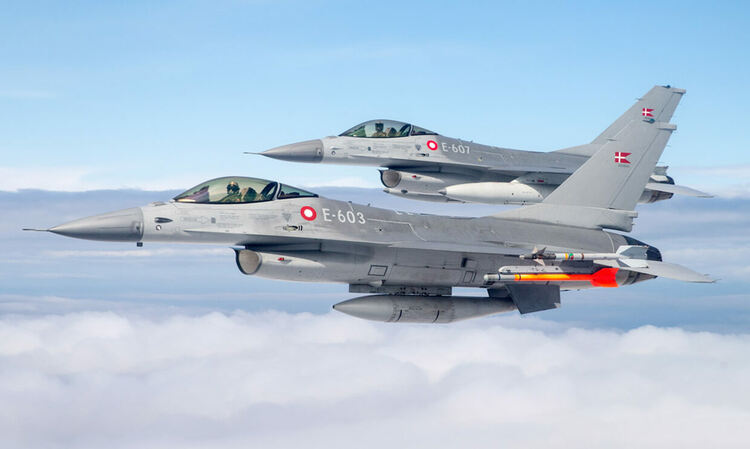 Колко изтребителя F-16 ще получи Украйна и как те ще променят войната