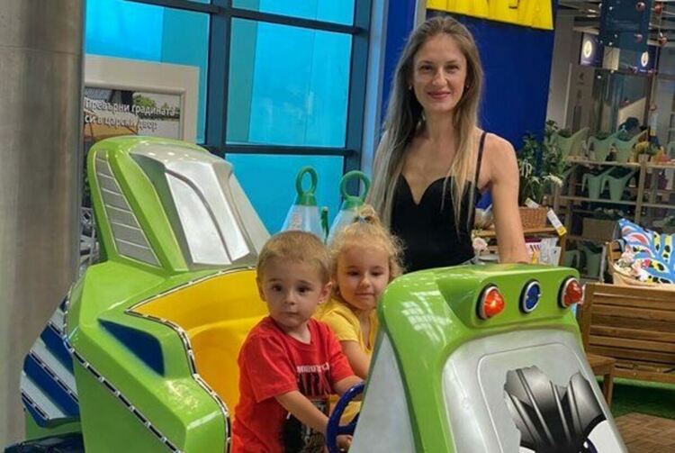 Елена, която изчезна с двете си деца в Истанбул, е избягала от мъжа си