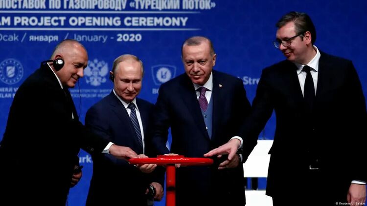 Кое е вярното: Носи ли "Турски поток" наистина между 700 и 900 млн. лв. на година на България