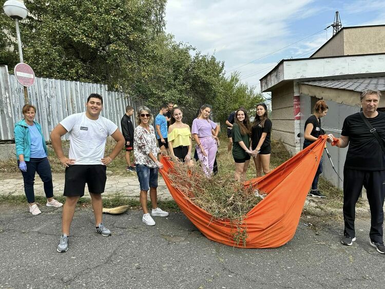 Златаровци се включиха  в кампанията "Да изчистим България заедно"!