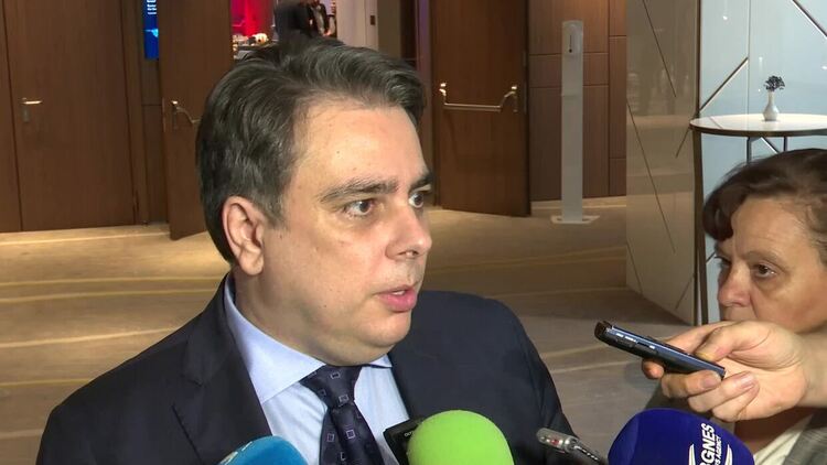 Асен Василев: Предвиждаме връщане на 20% ДДС за ресторантьорите