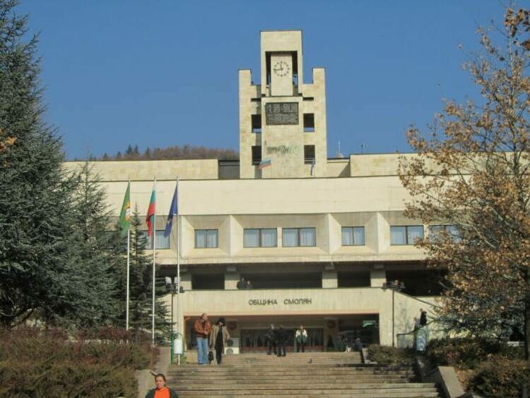За Деня на донорството сградата на Общинска администрация светва в зелено